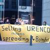 Proteste vor dem Niederländischen Parlament gegen URENCO-Verkauf, Foto: umweltfairaendern.de